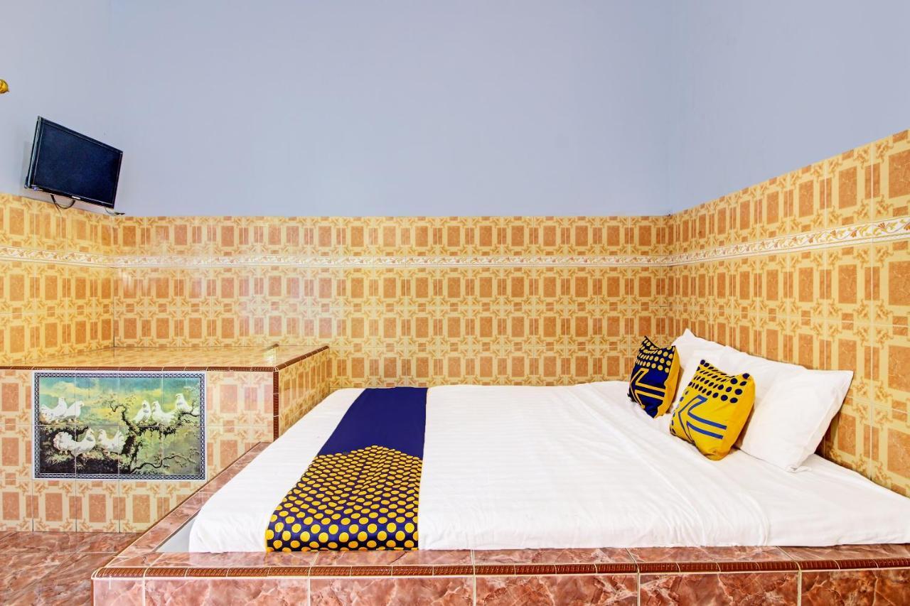 Spot On 91694 Hotel Rama Chandra Temanggung Экстерьер фото