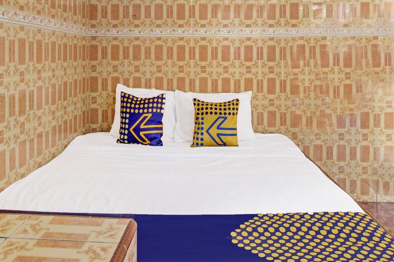 Spot On 91694 Hotel Rama Chandra Temanggung Экстерьер фото