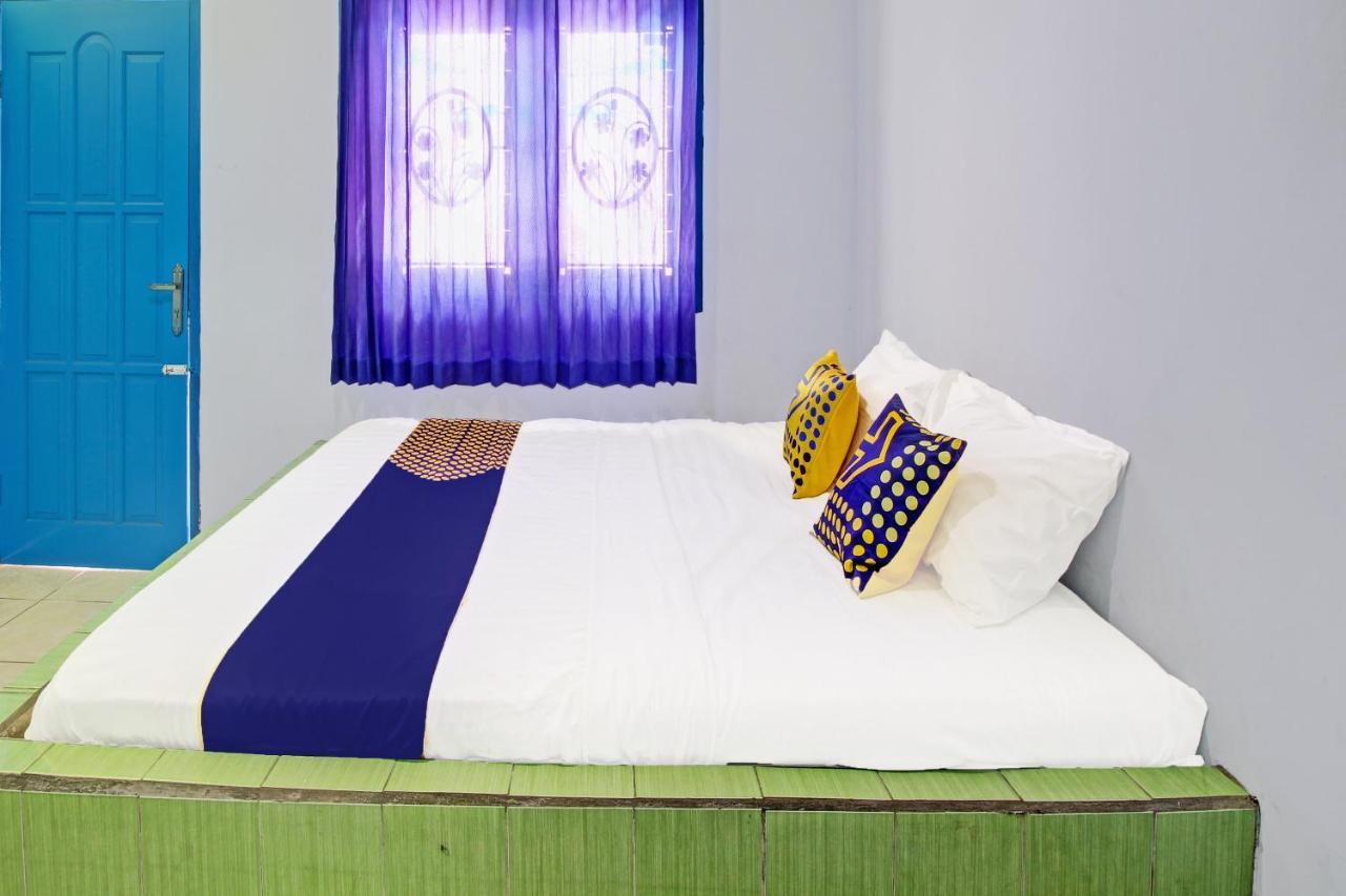 Spot On 91694 Hotel Rama Chandra Temanggung Экстерьер фото