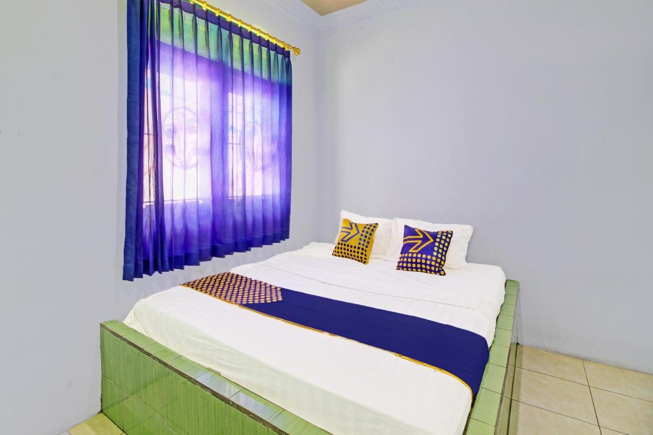 Spot On 91694 Hotel Rama Chandra Temanggung Экстерьер фото